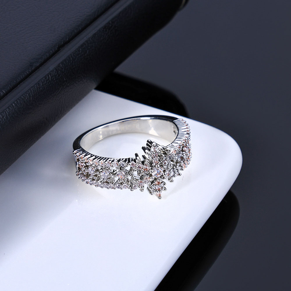 Dainty Iced Out CZ Snowflake Band Ring Distributor