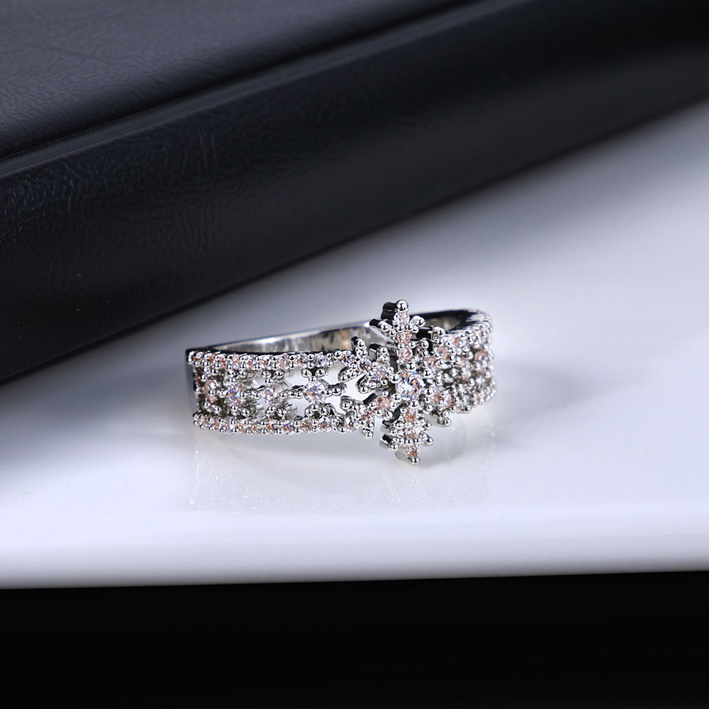 Dainty Iced Out CZ Snowflake Band Ring Supplier