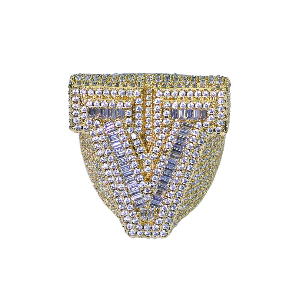 custom hip hop jewelry the 3d iced out initial